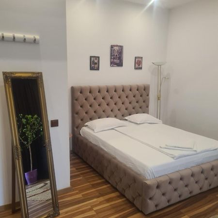 Pensiunea Corina Boutique Крайова Екстериор снимка