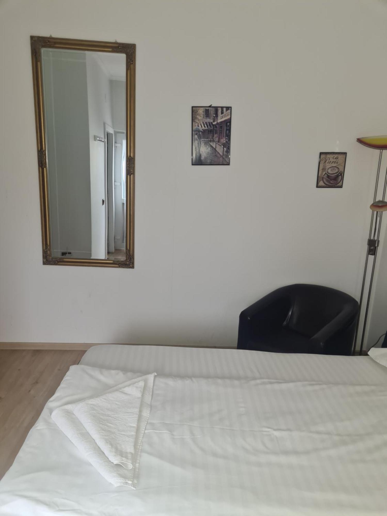Pensiunea Corina Boutique Крайова Екстериор снимка