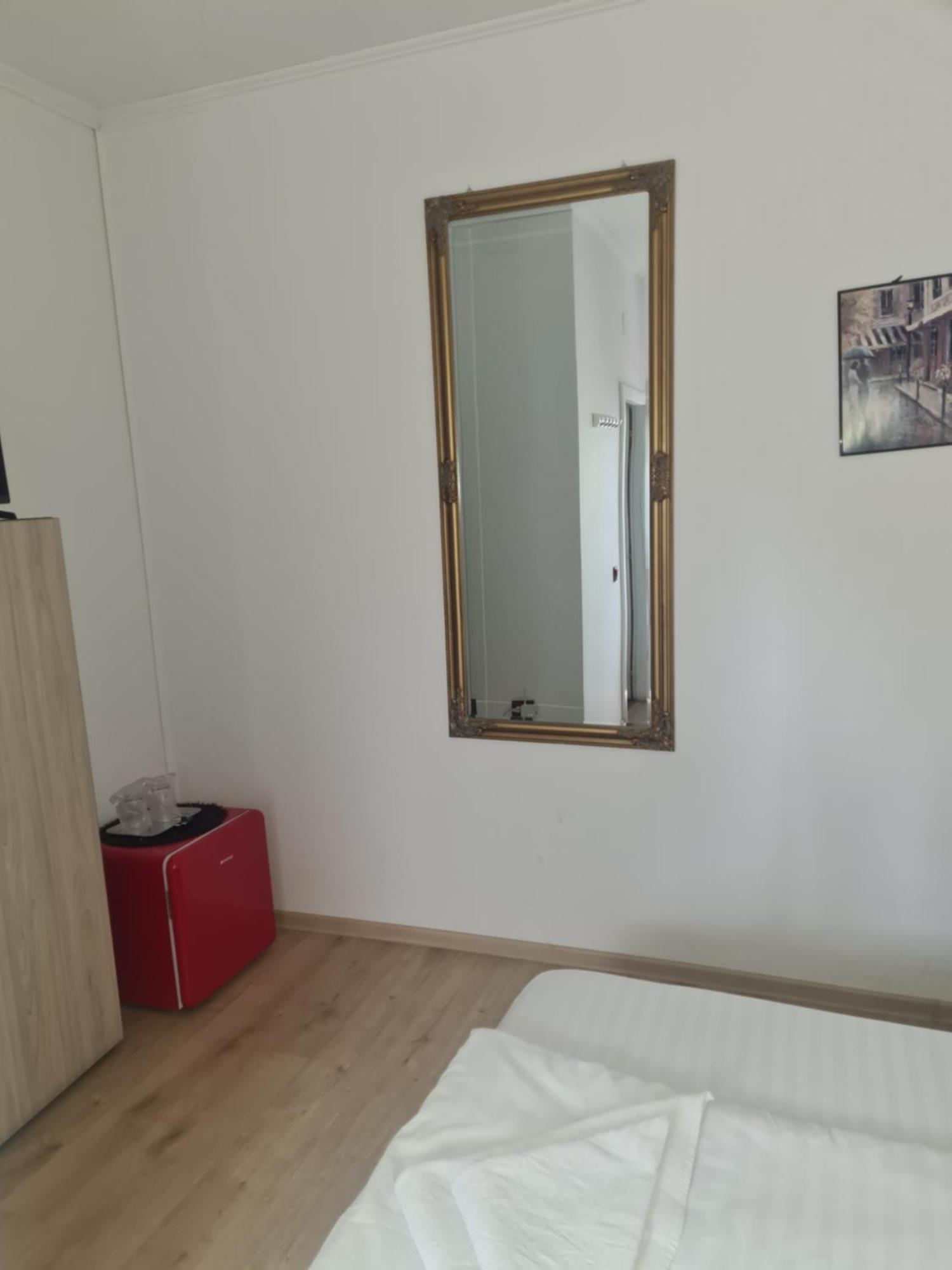 Pensiunea Corina Boutique Крайова Екстериор снимка