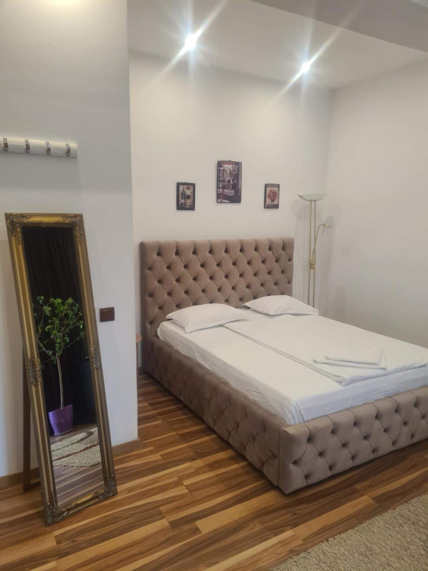Pensiunea Corina Boutique Крайова Екстериор снимка
