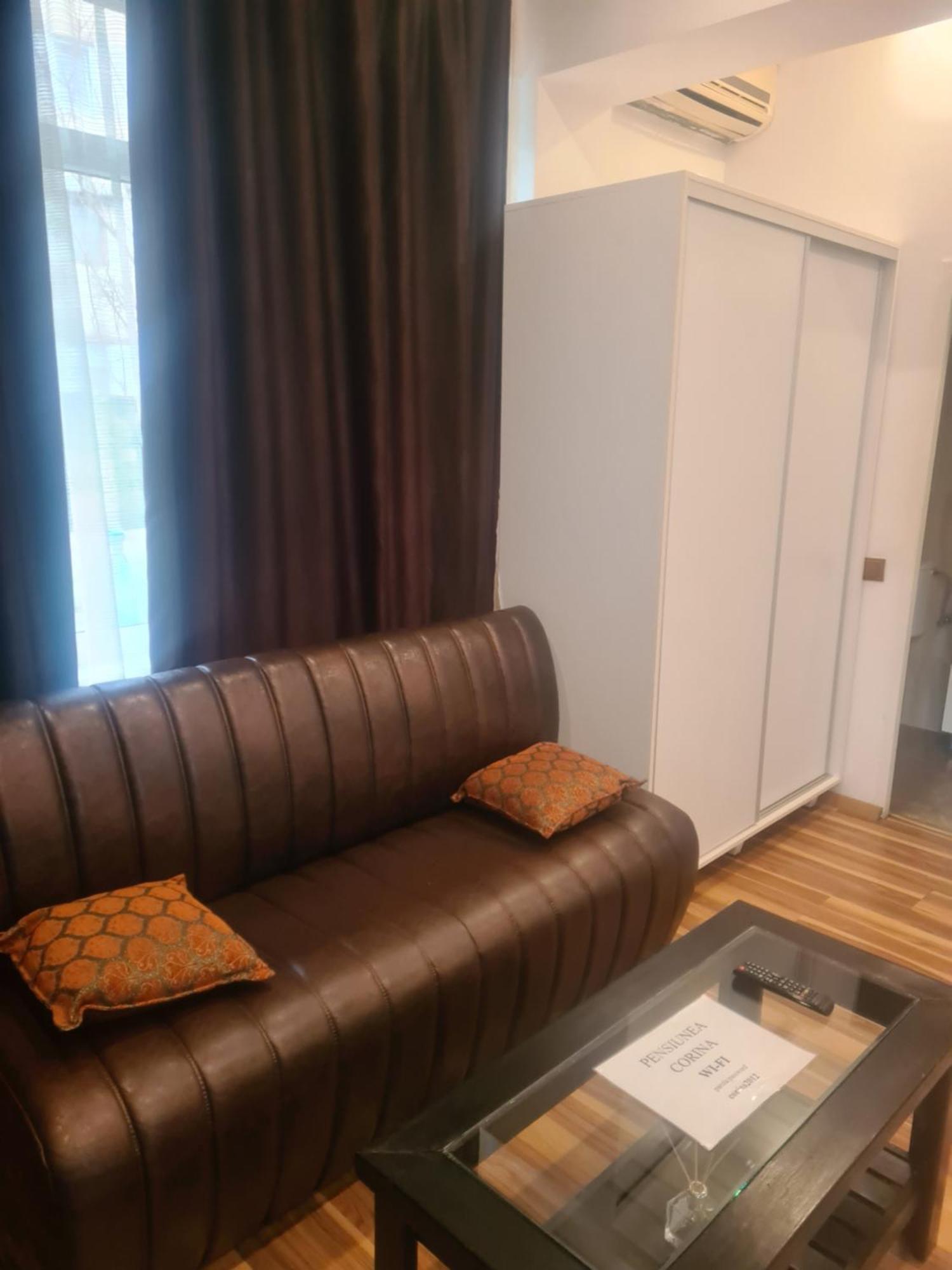 Pensiunea Corina Boutique Крайова Екстериор снимка
